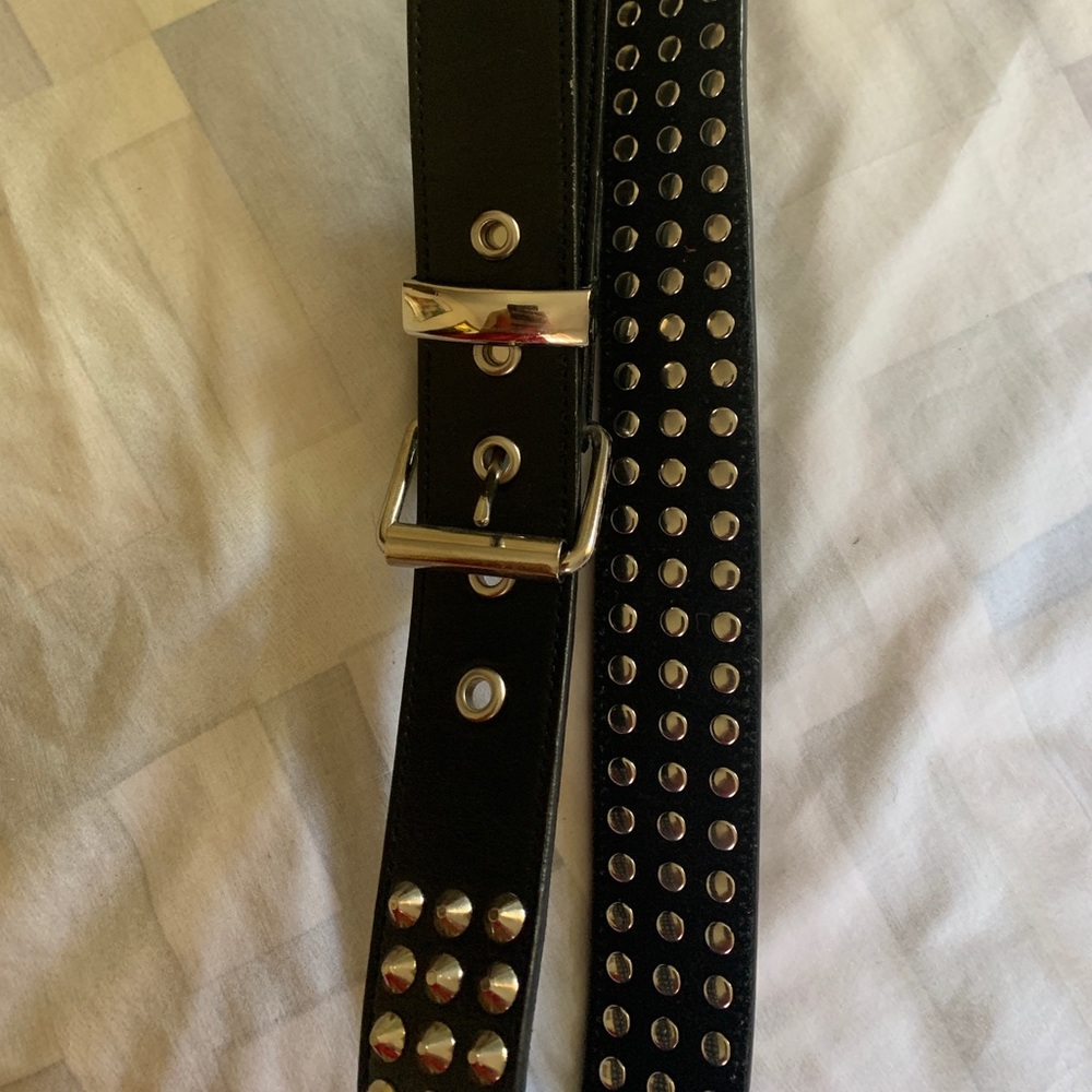 Unisex Black leather studded belt size 34